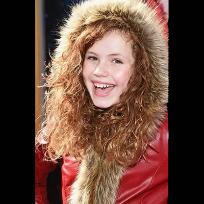 The Christmas Chronicles2 Kate Red Coat